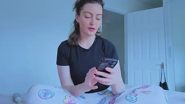 Lovelavender  online show from February 6, 2:53 pm