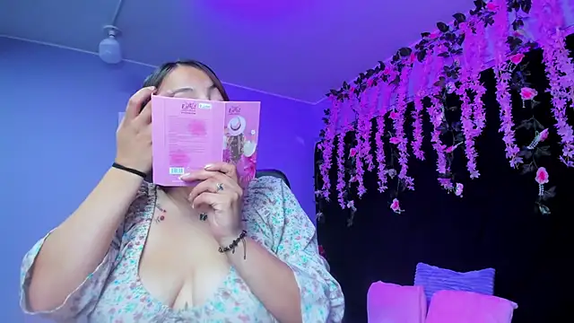 Gabyy Cooper  online show from November 21, 11:25 pm