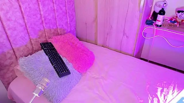 Snapshot of laana_foxx chatting on July 11, 11:50 pm laana foxx online show from July 11, 11:50 pm