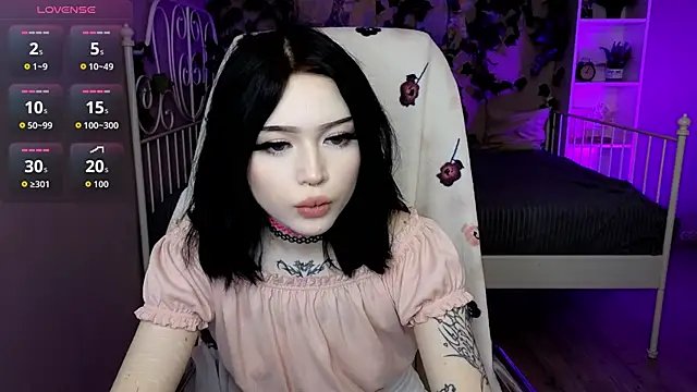 Emma Kirks online show from November 6, 10:38 am