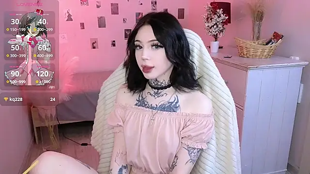 Emma Kirks online show from June 9, 12:50 pm