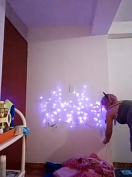 Snapshot of Kitty_Kalifa chatting on December 13, 11:43 pm Kitty Kalifa online show from December 13, 11:43 pm