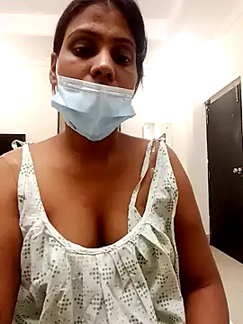 royalgirl321 online show from December 20, 6:37 pm