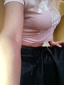 SelinaLovqx online show from November 21, 9:52 am