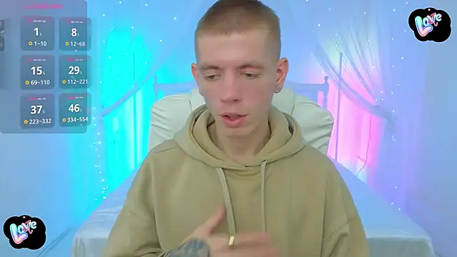 Cristian  Dior online show from October 24, 5:31 pm