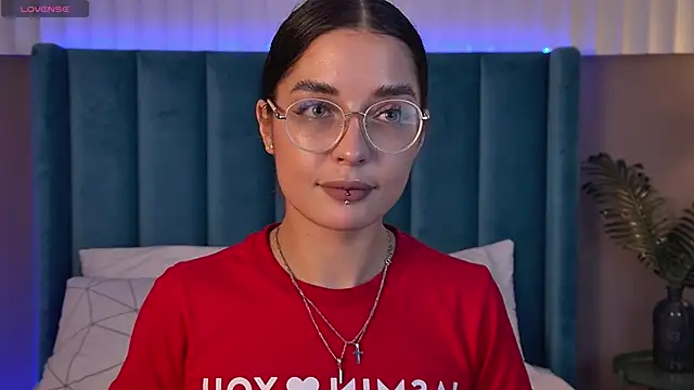 Snapshot of EricaKors chatting on February 4, 8:42 am EricaKors online show from February 4, 8:42 am