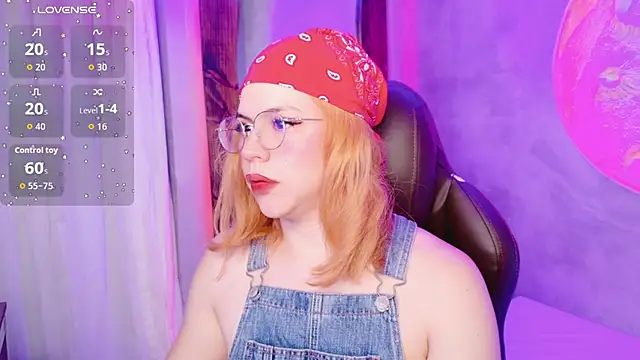 sussiestrawberry online show from November 28, 10:18 am