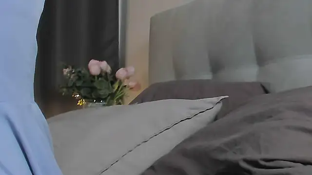 Camilla Rowen online show from June 14, 2:57 am