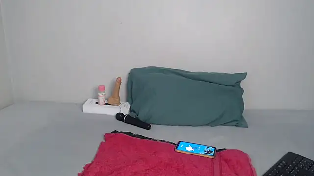 Sweet-PetiteX online show from December 14, 4:23 pm