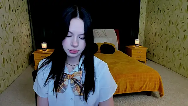 FloraCherry online show from November 16, 7:30 pm