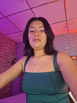 Snapshot of Roxanne_Han chatting on February 17, 11:50 am Roxanne Han online show from February 17, 11:50 am