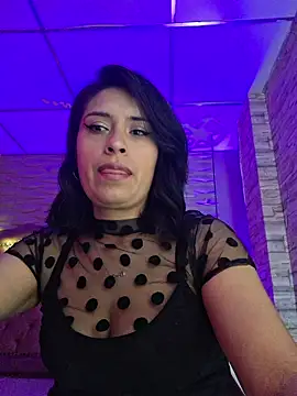 Snapshot of Roxanne_Han chatting on February 24, 11:41 am Roxanne Han online show from February 24, 11:41 am