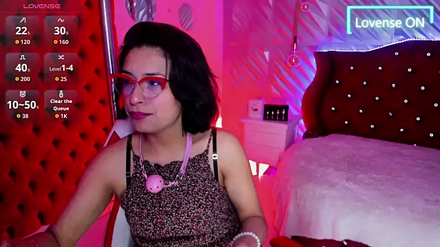 Roxanne Han online show from May 7, 12:10 pm