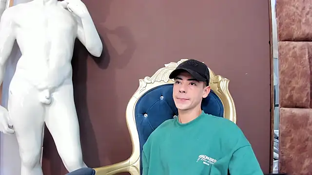 Snapshot of Sebastian_Reed chatting on January 15, 2:38 am Sebastian Reed online show from January 15, 2:38 am