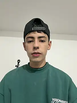 Snapshot of Sebastian_Reed chatting on February 7, 5:11 am Sebastian Reed online show from February 7, 5:11 am