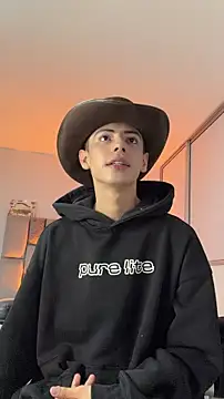 Snapshot of Sebastian_Reed chatting on February 20, 6:26 am Sebastian Reed online show from February 20, 6:26 am