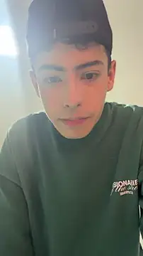 Snapshot of Sebastian_Reed chatting on February 22, 6:02 am Sebastian Reed online show from February 22, 6:02 am