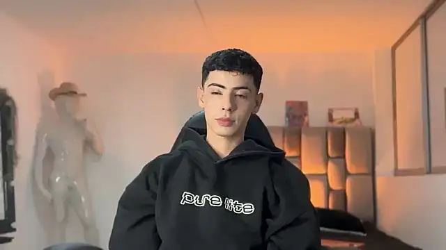 Snapshot of Sebastian_Reed chatting on March 2, 5:08 am Sebastian Reed online show from March 2, 5:08 am