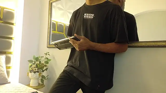 Neytanmalcon online show from October 31, 8:43 pm