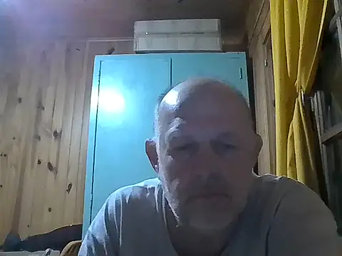 Snapshot of PedroXYZ25 chatting on October 23, 1:05 am PedroXYZ25 online show from October 23, 1:05 am