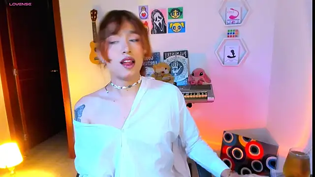 AdelineEsposito online show from March 19, 2:26 am