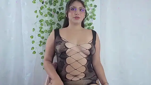 Ambermuse7 online show from June 8, 3:01 pm