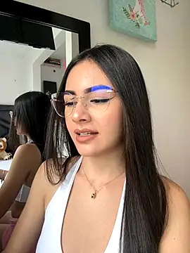 IslaCole online show from November 21, 9:13 pm