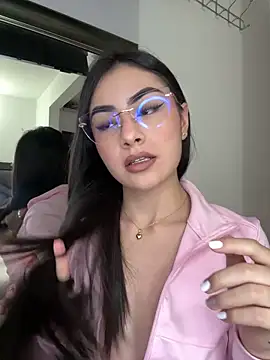 IslaCole online show from February 4, 11:09 pm