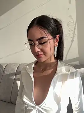 IslaCole online show from April 23, 10:12 pm