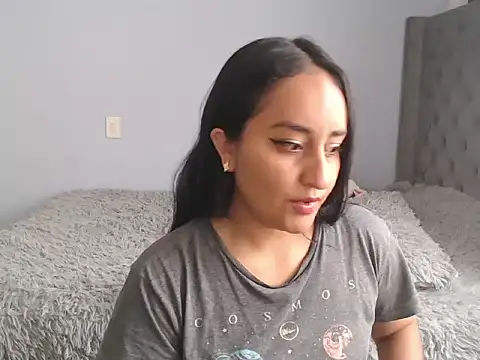 cute8smile online show from November 5, 5:24 pm