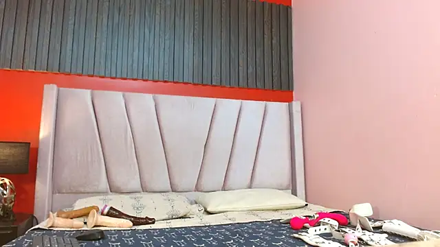 Emma Kiut  online show from December 18, 8:48 pm