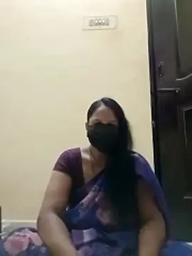 Snapshot of tamilammu1431 chatting on October 25, 9:06 am tamilammu1431 online show from October 25, 9:06 am