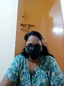 Snapshot of tamilammu1431 chatting on November 15, 4:03 pm tamilammu1431 online show from November 15, 4:03 pm