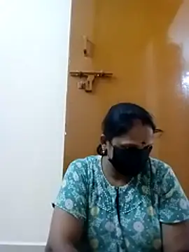 Snapshot of tamilammu1431 chatting on November 18, 11:58 am tamilammu1431 online show from November 18, 11:58 am