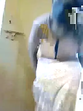 Snapshot of tamilammu1431 chatting on December 5, 2:25 pm tamilammu1431 online show from December 5, 2:25 pm