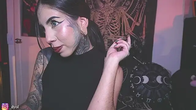 Dalia Vorhees online show from January 17, 2:05 am