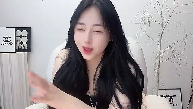 Love-hanzaizai718 online show from November 17, 5:41 pm