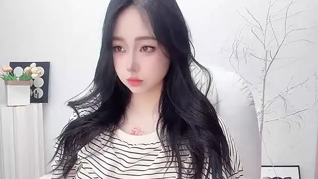 Love-hanzaizai718 online show from December 17, 3:07 pm