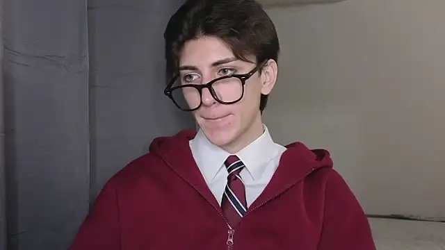 Oliver star boy  online show from November 9, 6:06 pm