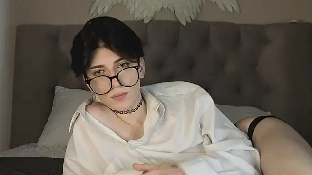 Oliver star boy  online show from January 8, 8:27 am