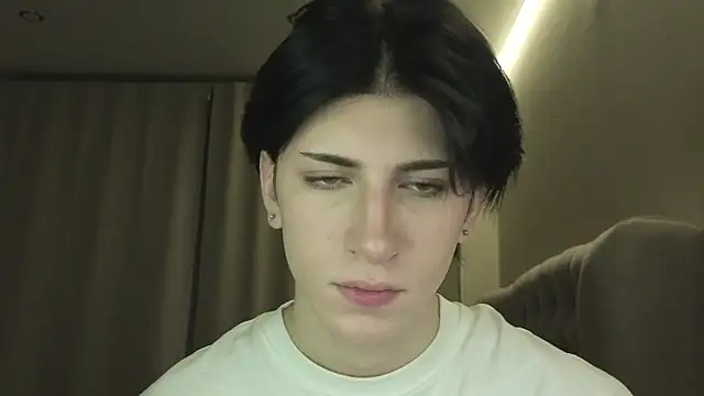 Oliver star boy  online show from March 18, 12:03 am