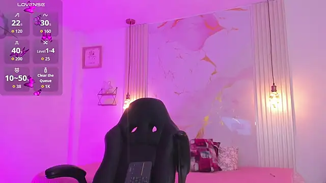 amber white15 online show from April 13, 5:24 am