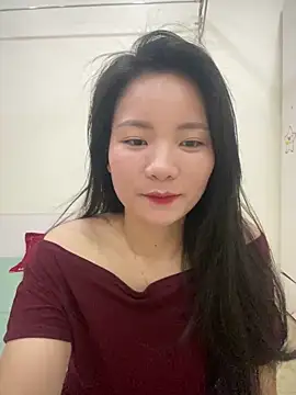 Bee Yellow00 online show from March 31, 4:57 am