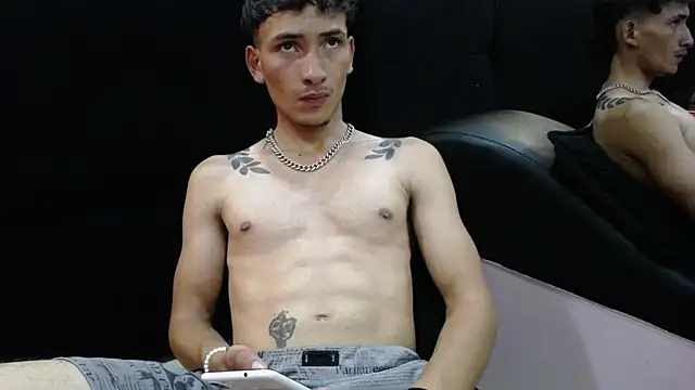 Snapshot of SavageLover_ chatting on November 13, 3:38 am SavageLover online show from November 13, 3:38 am