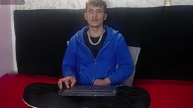 Snapshot of SavageLover_ chatting on December 2, 4:29 am SavageLover online show from December 2, 4:29 am