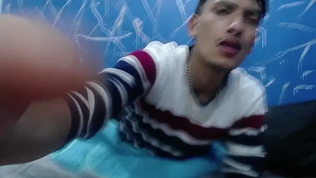 Snapshot of SavageLover_ chatting on December 4, 5:50 am SavageLover online show from December 4, 5:50 am