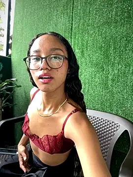 Snapshot of GiselleVice chatting on December 14, 7:18 pm GiselleVice online show from December 14, 7:18 pm