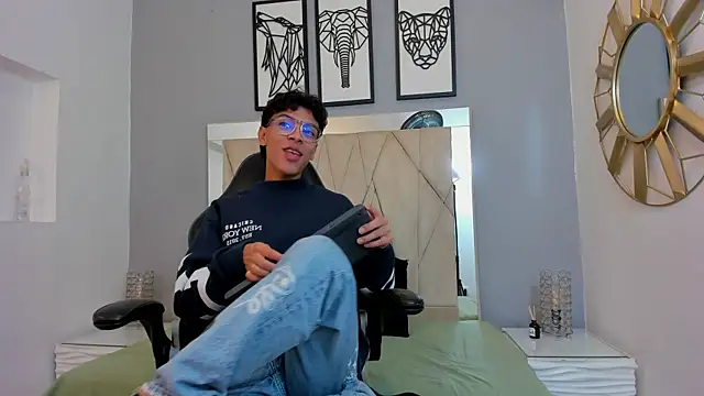 adams bobby online show from December 1, 11:37 am