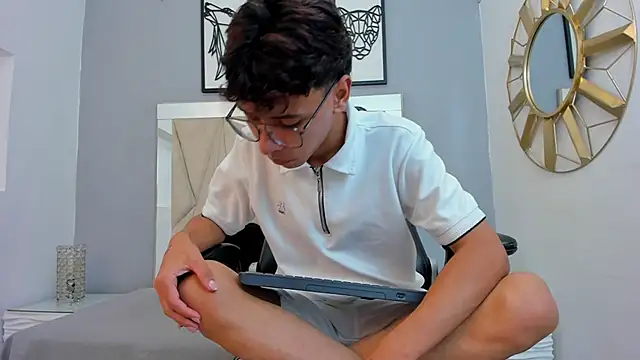 adams bobby online show from December 20, 11:50 am