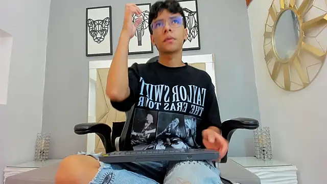 adams bobby online show from April 7, 10:59 am